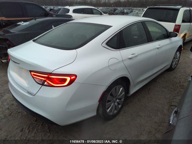 1C3CCCFB1FN623447 Chrysler 200 LX
