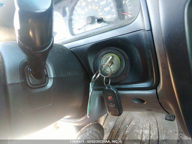Toyota 4RUNNER SR5 2002 JT3HN86R529063316 Image 3