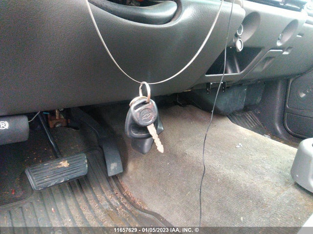 Chevrolet Silverado K1500 Crew Cab 2007 2GCEK13T571166332 Image 3