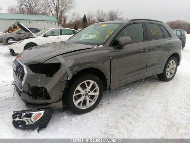 WA1AECF38M1026042 Audi Q3 Komfort 45