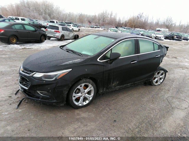 Chevrolet Cruze Premier 2018 1G1BF5SMXJ7114125 Image 2