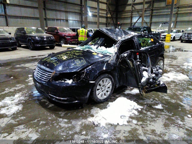1C3CCBAB0CN186568 Chrysler 200 LX
