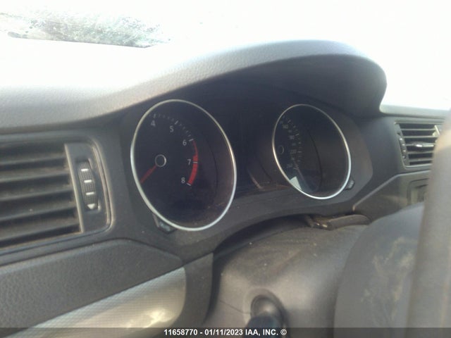 3VW1K7AJ5FM240243 Volkswagen JETTA S