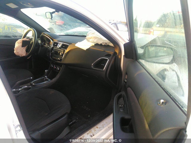 1C3CCBAB0EN229387 Chrysler 200 LX