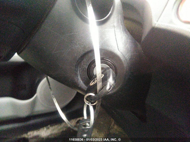 Toyota PRIUS C 2014 JTDKDTB36E1061926 Image 11