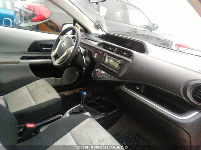 Toyota PRIUS C 2014 JTDKDTB36E1061926 Image 5