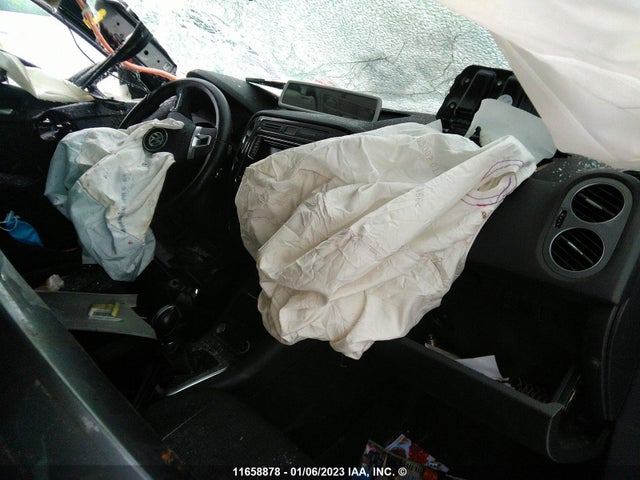 WVGJV7AX0GW586826 Volkswagen Tiguan Comfort/high/r-line/sp Ed