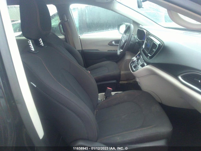 2C4RC1DG6JR178661 Chrysler Pacifica Touring
