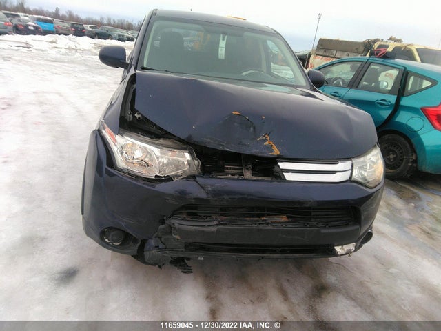 JA4AZ2A38FZ603405 Mitsubishi Outlander Es