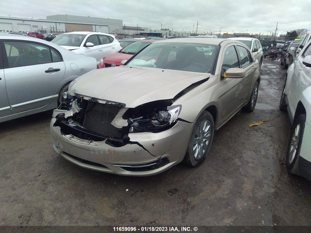 1C3CCBAB2DN636416 Chrysler 200 LX
