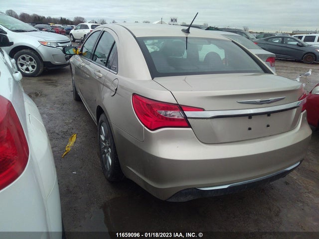 1C3CCBAB2DN636416 Chrysler 200 LX