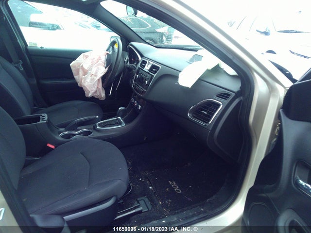 1C3CCBAB2DN636416 Chrysler 200 LX