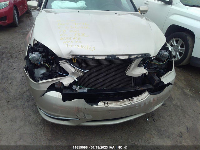1C3CCBAB2DN636416 Chrysler 200 LX