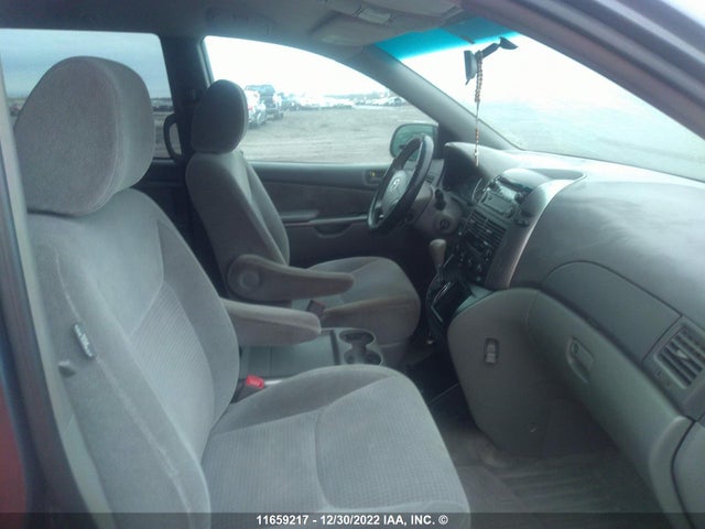Toyota SIENNA CE 2010 5TDZK4CC0AS289457 Image 6