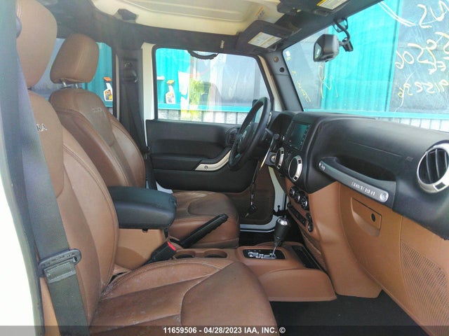 1C4HJWEGXJL915236 Jeep Wrangler Unlimited Sahara