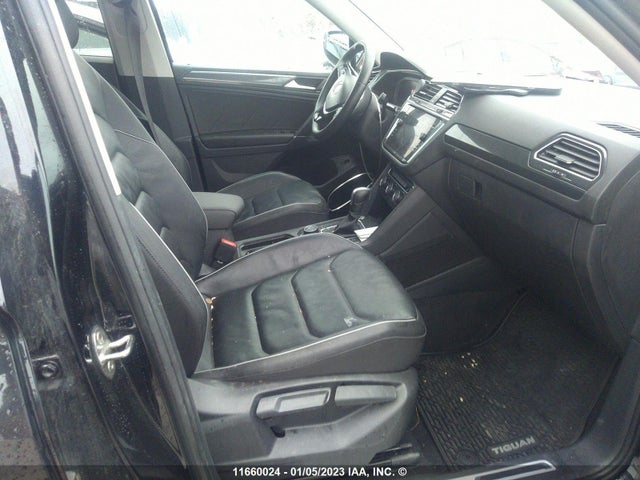 3VV4B7AX5LM008467 Volkswagen Tiguan Sel Premium R-line