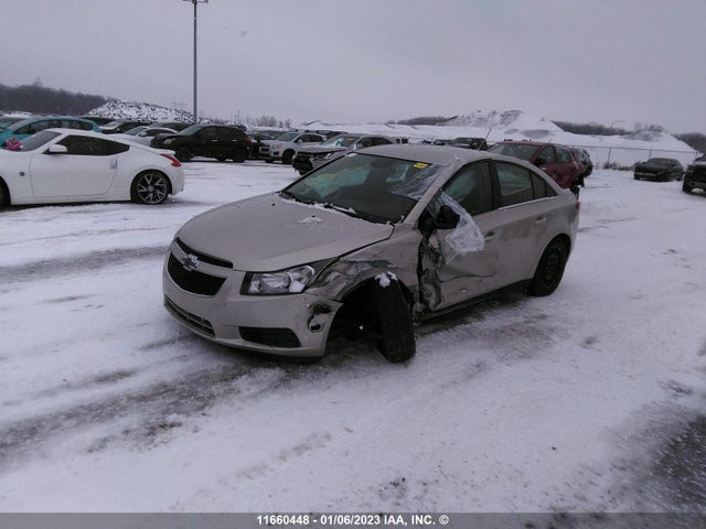 Chevrolet CRUZE LT 2014 1G1PC5SB3E7401681 Image 2