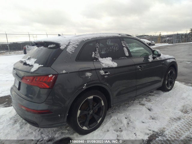 WA1FNAFY2K2128840 Audi Q5 Technik S-line