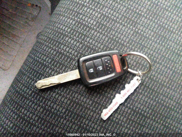 Honda FIT LX 2017 3HGGK5G54HM102712 Image 3