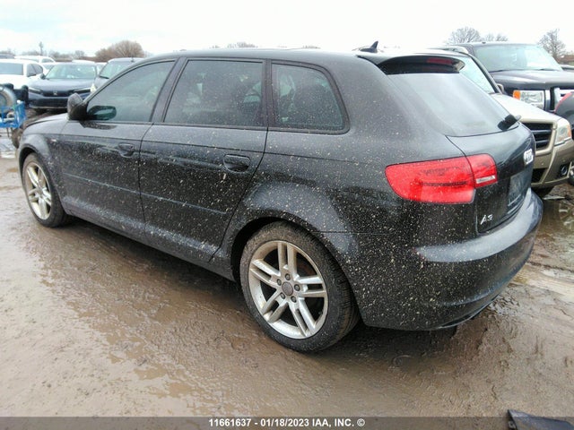 WAUKJCFM4CA093618 Audi A3 Premium Plus