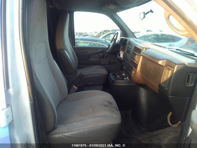 Chevrolet Express G2500 2011 1GCWGGBA8B1146762 Image 6