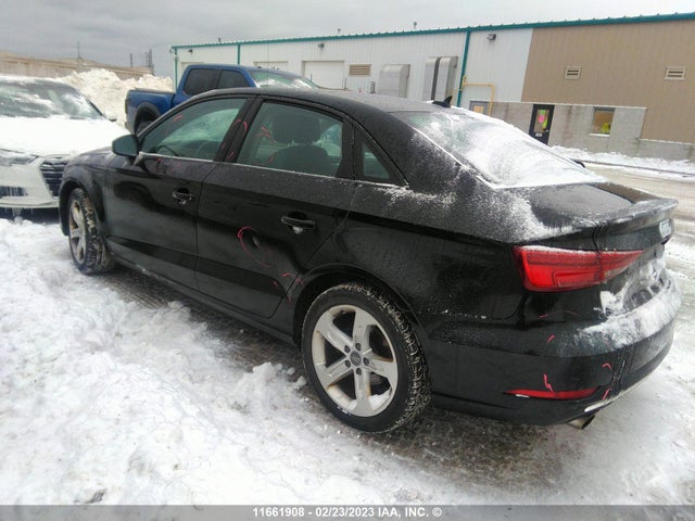 WAUB8GFFXH1051563 Audi A3 PREMIUM