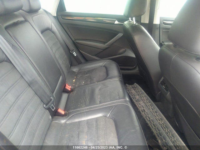 Volkswagen Passat 2014 1VWCS7A39EC064887 Image 24