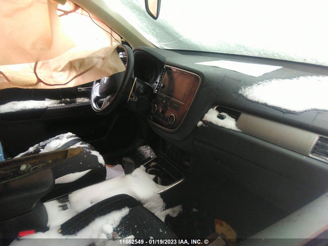 JA4JZ3AX8JZ613675 Mitsubishi Outlander Se/sel