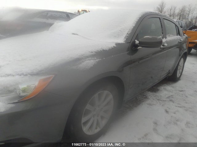 1C3CCBAB6CN143983 Chrysler 200 LX