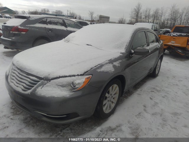 1C3CCBAB6CN143983 Chrysler 200 LX