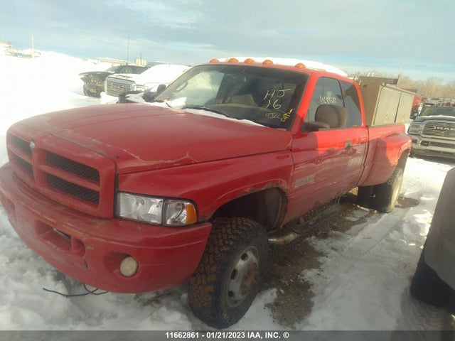Dodge RAM 3500 2000 1B7MF3366YJ146040 Image 2