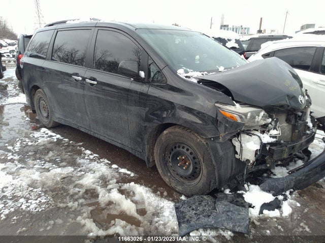 Toyota SIENNA SE 2017 5TDXZ3DC7HS868600 main image