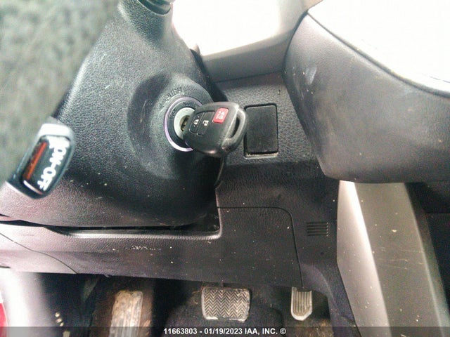 Toyota RAV4 LE 2017 2T3BFREV3HW540725 Image 3