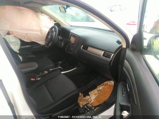JA4AZ2A37HZ601552 Mitsubishi Outlander Es