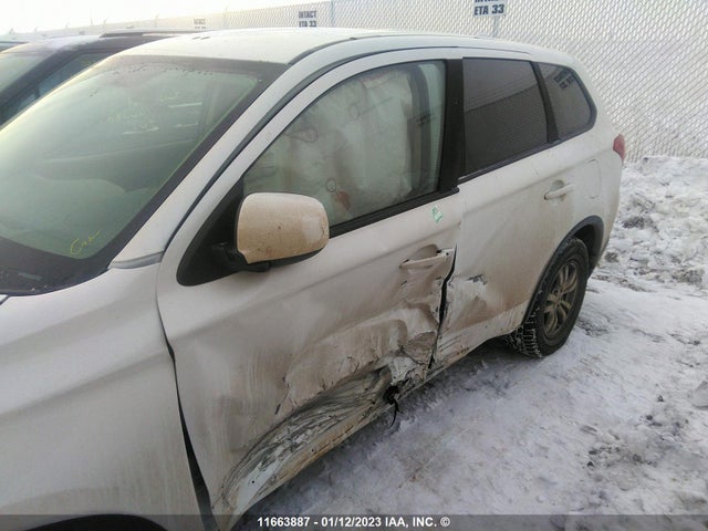 JA4AZ2A37HZ601552 Mitsubishi Outlander Es