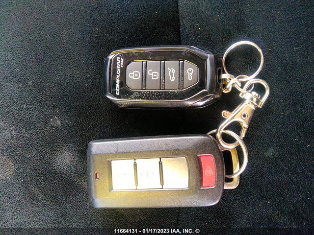 JA4JT3AXXBU609112 Mitsubishi Outlander Se