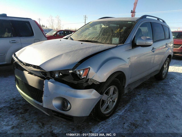 JA4JT3AXXBU609112 Mitsubishi Outlander Se