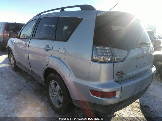 JA4JT3AXXBU609112 Mitsubishi Outlander Se
