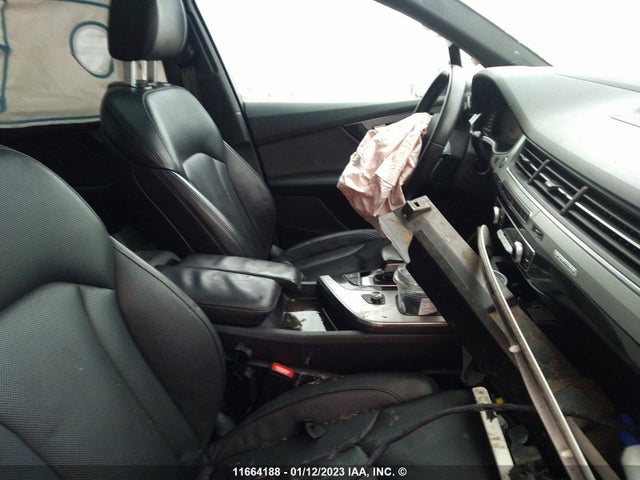 WA1WAAF73HD001000 Audi Q7 Technik S-line