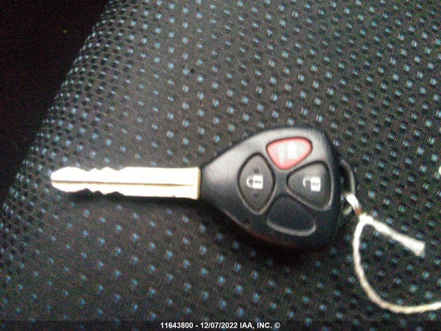 Toyota Matrix 2010 2T1KU4EE7AC405935 Image 3