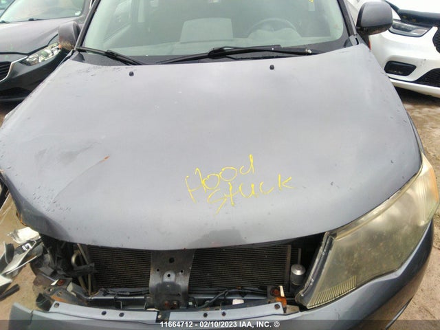 JA4LS21W28Z606813 Mitsubishi Outlander Es