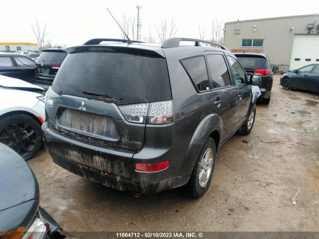 JA4LS21W28Z606813 Mitsubishi Outlander Es