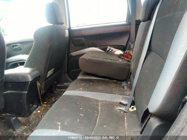 JA4LS21W28Z606813 Mitsubishi Outlander Es