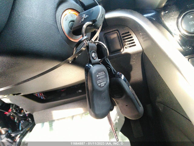 JA4AT3AA2KZ604338 Mitsubishi Eclipse Cross Es