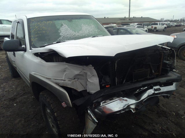 2003 2GCEK19T931158400 main image