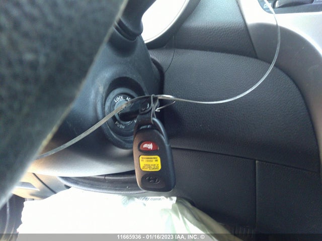 Hyundai ELANTRA GT 2013 KMHD25LE7DU107136 Image 3