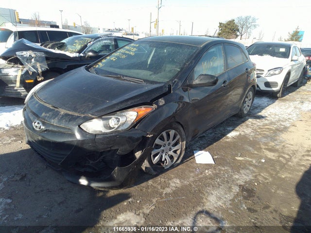 Hyundai ELANTRA GT 2013 KMHD25LE7DU107136 Image 2