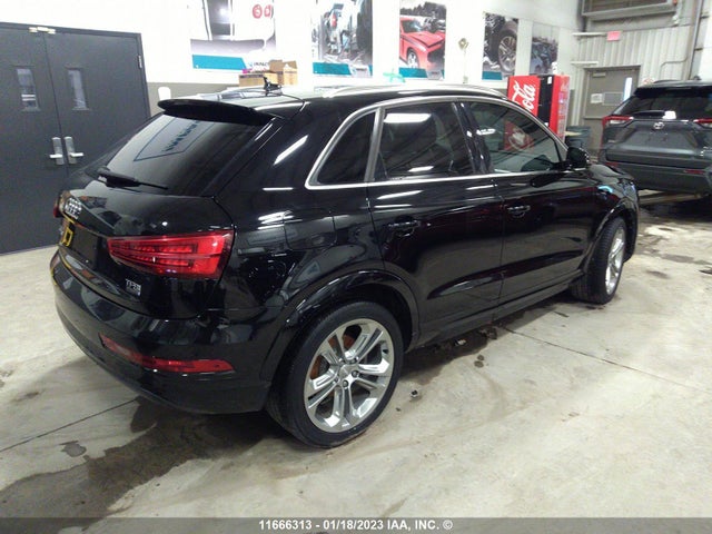 WA1JCCFSXJR002240 Audi Q3 Premium Plus