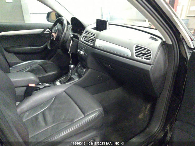 WA1JCCFSXJR002240 Audi Q3 Premium Plus