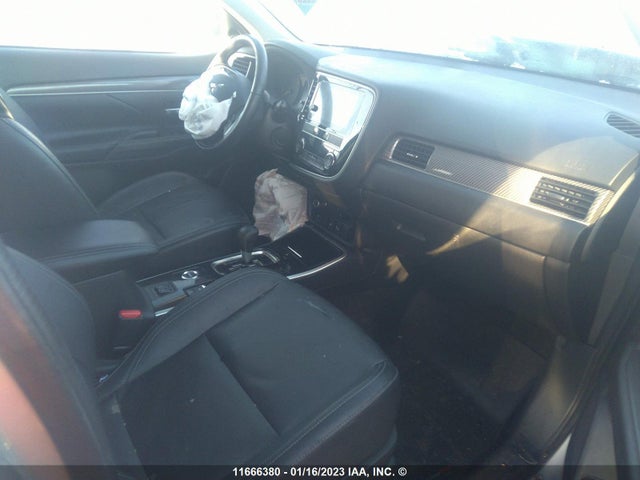 JA4AZ2A39KZ604914 Mitsubishi Outlander Es